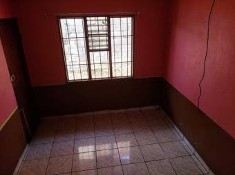 Se vende espaciosa casa con uso mixto en Santa Barbara Heredia 25-187