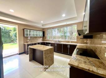 Escazu casa alquiler de lujo $5.500 o en venta $880.000