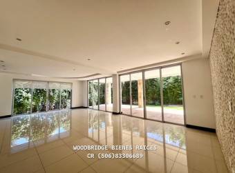 Escazu casa alquiler de lujo $5.500 o en venta $880.000