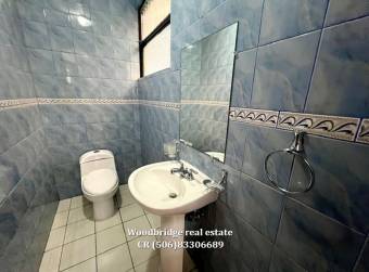 $2.000 Escazu casa con jardin en alquiler /292 metros, 1 piso