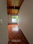 $2.000 Escazu casa con jardin en alquiler /292 metros, 1 piso