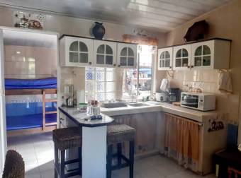 VENTA DE CASA EN CONDOMINIO CENTRICO EN JACO 