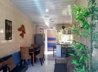 VENTA DE CASA EN CONDOMINIO CENTRICO EN JACO 