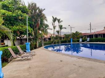 VENTA DE CASA EN CONDOMINIO CENTRICO EN JACO 