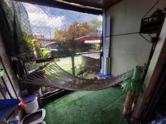 Se vende espaciosa casa con patio en Santa Lucia de Barva 26-568