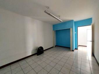 Se vende espaciosa casa con patio en Guadalupe de Goicoechea 26-580