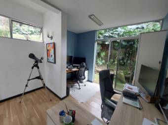 Se vende moderna propiedad de 5000m2 en San Antonio de Belén 26-673