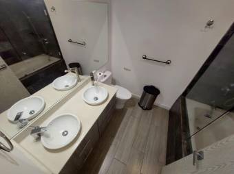 Se vende moderna casa en condominio de Ciudad Colon 26-764