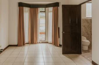 VENTA DE CASA CON PISCINA, ALAJUELA, OROTINA, HACIENDA VIEJA - 9605843