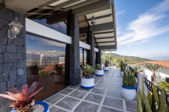 Se vende propiedad con 2 mansiones en san Antonio Escazú 26-711