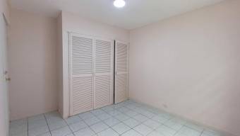 Se alquila espaciosa casa en San Pedro de Montes de Oca 26-872