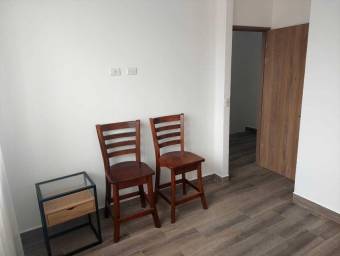 Se vende moderna casa con patio en Desamparados Alajuela 26-864
