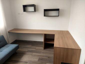 Se vende moderna casa con patio en Desamparados Alajuela 26-864