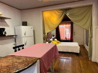 Se vende espaciosa casa en San Rafael de Escazú 25-41