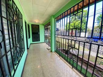 Se vende espaciosa casa con patio en Escazú Centro 25-1306