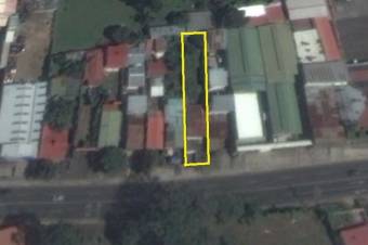 Se vende casa con amplio patio en San Joaquín de Flores 24-1810