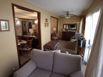 Se ven de casa con uso mixto en San Roque de Barva 24-1155