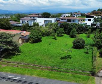 Lot of 1,344 m2 for sale in Ciudad Hacienda Los Reyes.