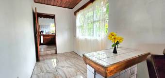 Venta de Casa en Batán, Limón. TIENE LOCAL COMERCIAL ACTIVO.