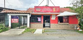 Venta de Casa en Batán, Limón. TIENE LOCAL COMERCIAL ACTIVO.