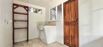 Venta de Casa en Batán, Limón. TIENE LOCAL COMERCIAL ACTIVO.