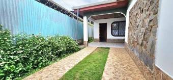 Venta de Casa en Batán, Limón. TIENE LOCAL COMERCIAL ACTIVO.