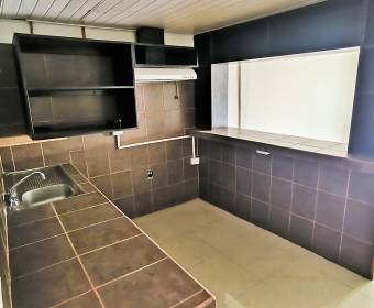 House and apartment in Higuito de Desamparados, San José. Bank-owned property.