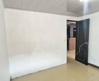 House and apartment in Higuito de Desamparados, San José. Bank-owned property.