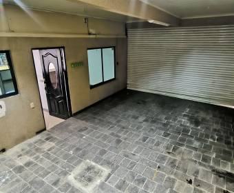 House and apartment in Higuito de Desamparados, San José. Bank-owned property.