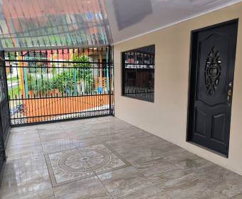 House and apartment in Higuito de Desamparados, San José. Bank-owned property.