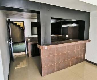 House and apartment in Higuito de Desamparados, San José. Bank-owned property.