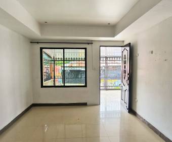 House and apartment in Higuito de Desamparados, San José. Bank-owned property.