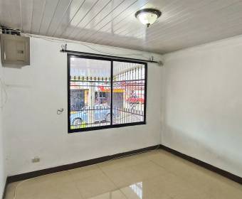 House and apartment in Higuito de Desamparados, San José. Bank-owned property.