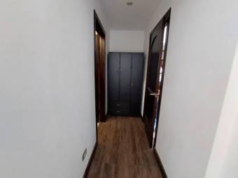 Se alquila casa amoblada en condominio de Lindora Santa Ana 26-672