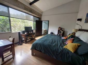 Se vende moderna propiedad de 5000m2 en San Antonio de Belén 26-673