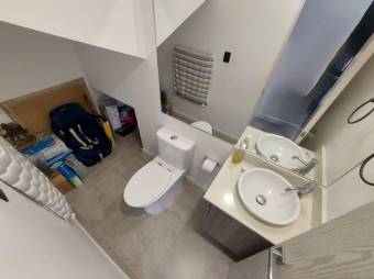 Se vende moderna casa en condominio de Ciudad Colon 26-764