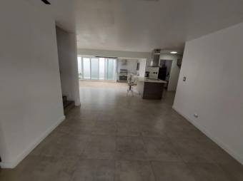 Se vende moderna casa en condominio de Ciudad Colon 26-764