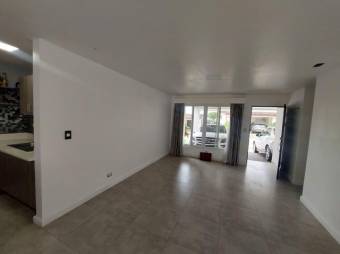 Se vende moderna casa en condominio de Ciudad Colon 26-764