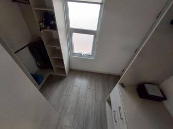 Se vende moderna casa en condominio de Ciudad Colon 26-764