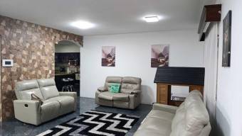 Se vende moderna casa con terraza en San Pablo Heredia 25-1992