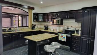 Se vende moderna casa con terraza en San Pablo Heredia 25-1992