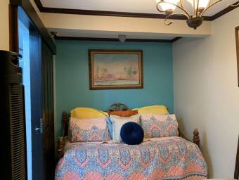 Se vende casa con jardín y terraza en La Asunción de Belén 25-950