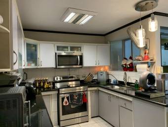 Se vende casa con jardín y terraza en La Asunción de Belén 25-950