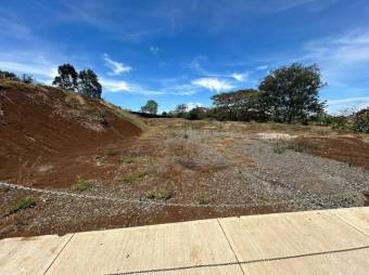 Se vende lote de 4,500m2 con uso UNIVIVIENDA en San Rafael Heredia 24-1552