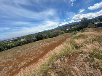 Se vende lote de 4,500m2 con uso UNIVIVIENDA en San Rafael Heredia 24-1552