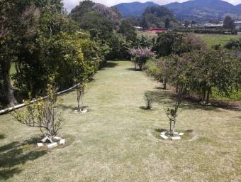 Se vende propiedad con 1499m2 en Santo Domingo Heredia 25-632