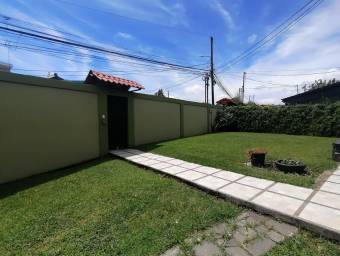 Se vende propiedad con 1499m2 en Santo Domingo Heredia 25-632