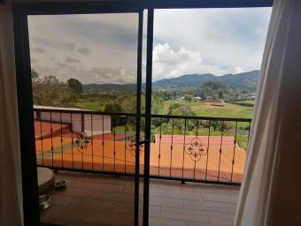 Se vende propiedad con 1499m2 en Santo Domingo Heredia 25-632