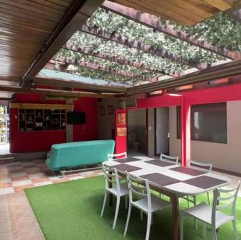 Se vende espaciosa propiedad comercial en Santo Domingo Heredia 25-1628