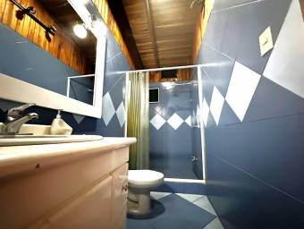 Se vende espaciosa propiedad comercial en Santo Domingo Heredia 25-1628